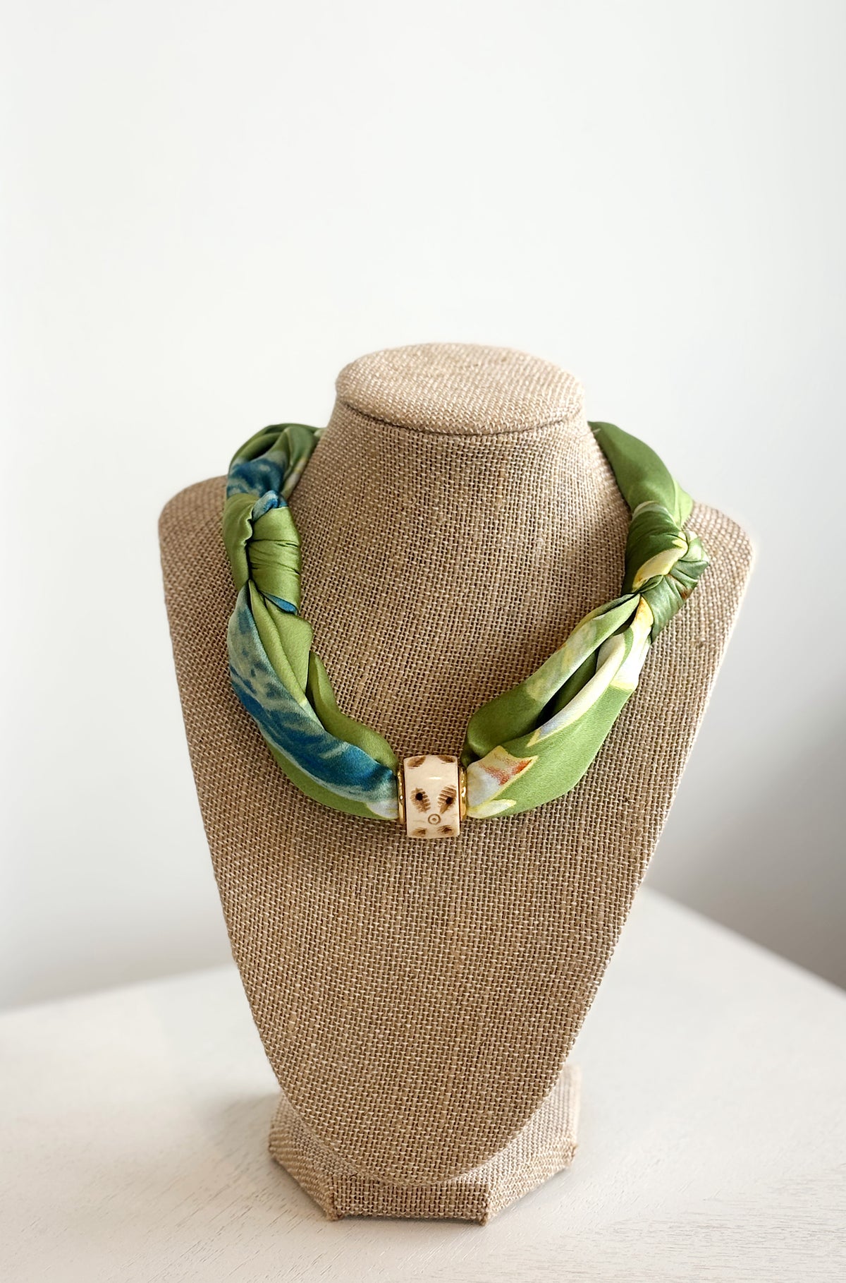 Masters Green Blue Yellow Scarf Neck
