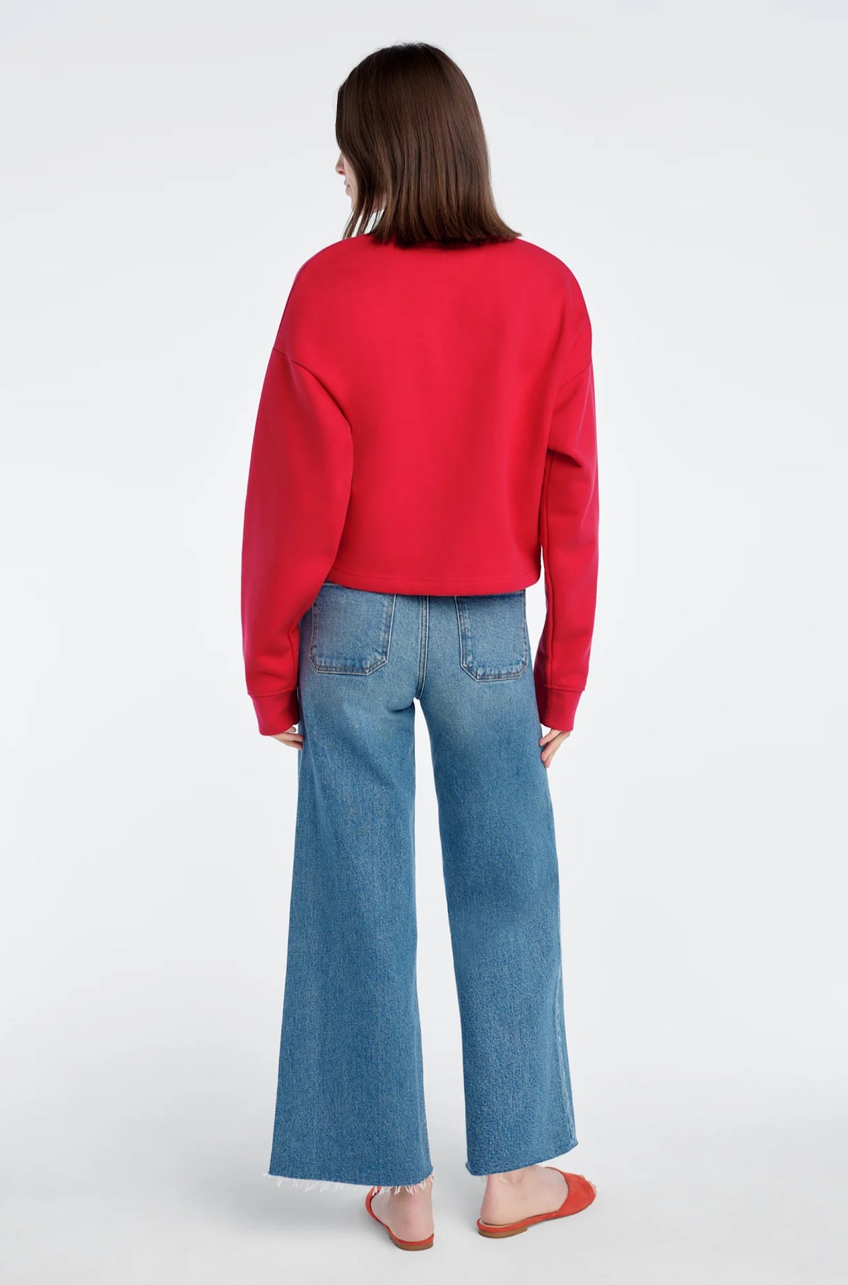 The Cropped Signature Sweatshirt in Rouge Red