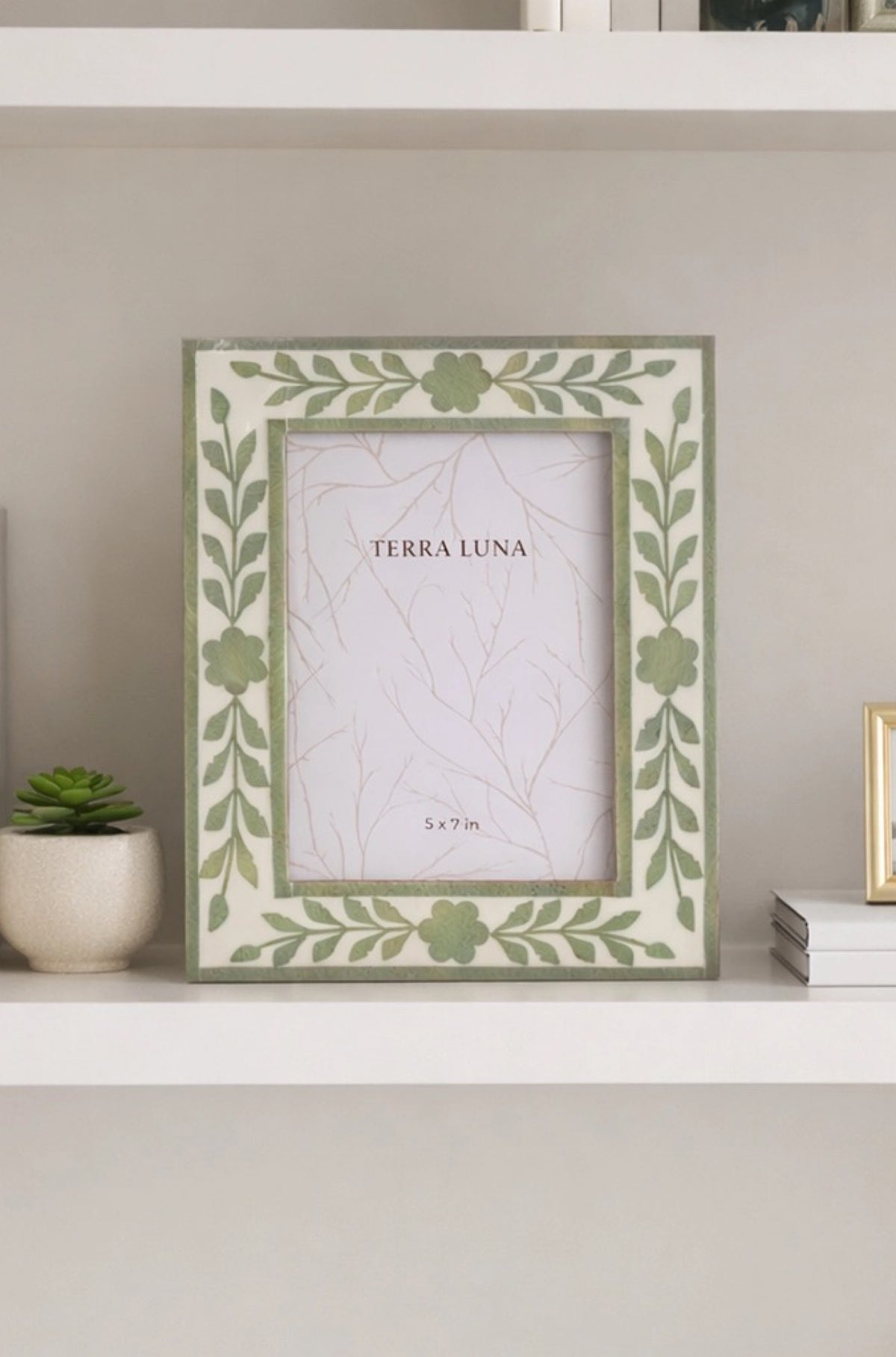 Wooden Petals Photo Frame